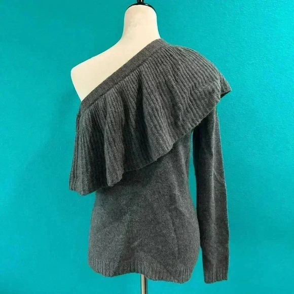 AQUA CASHMERE Gray One Shoulder Ruffled Pullover Sweater Size S - Picture 4 of 5